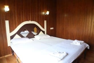 Alleppey Cryystal Holidays Houseboat, Alleppey 2